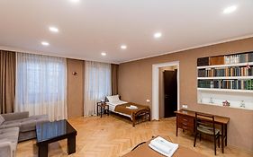 Apartment On Borbalo 16
